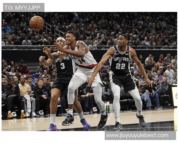 马刺主帅庆祝出线全队欢欣鼓舞战胜多支强队展现实力